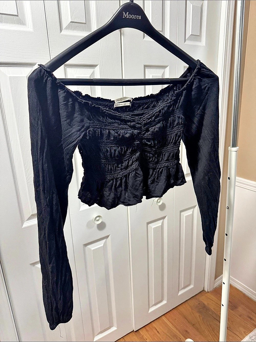 Urban Outfitters Black Ruched Long Sleeve Crop Top Size Medium